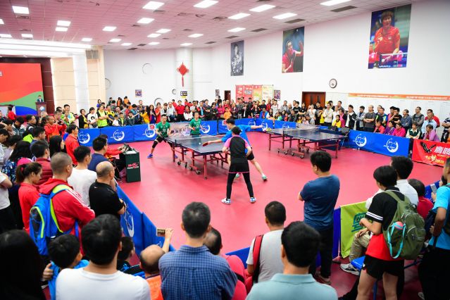 在右半空间 在右半空间