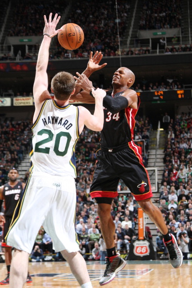 中锋支点 中锋支点