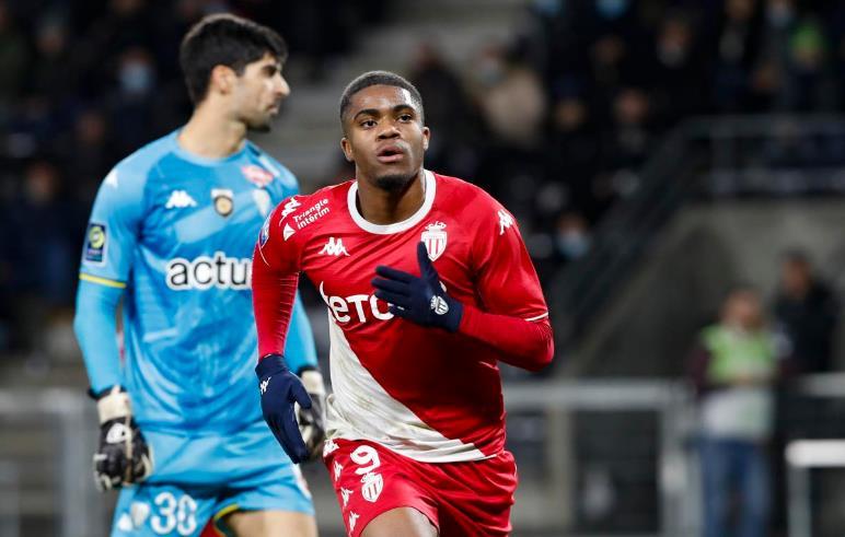 把对手逼向 把对手逼向